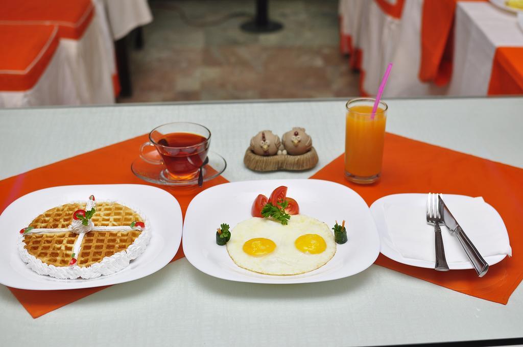 Royal Penguin Boutique Hotel & Spa Katmandu Zewnętrze zdjęcie