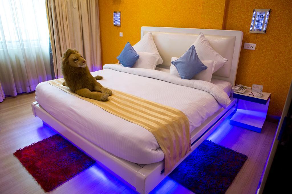 Royal Penguin Boutique Hotel & Spa Katmandu Zewnętrze zdjęcie